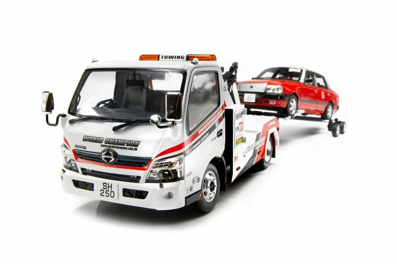 1:18 Hino 300 World Champion Tow Truck – Exclusive Collectables