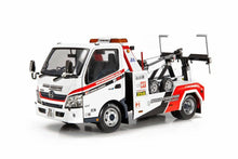 Load image into Gallery viewer, 1:18 Hino 300 World Champion Tow Truck
