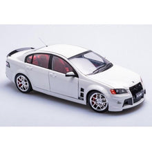Load image into Gallery viewer, 1:18 HSV W427 2008 Heron White - Diecast Model
