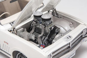 1:18 Holden HK GTS Monaro "Revenant" Street Machine - Wraith White Metallic + Black Stripes - AUTOart
